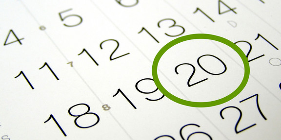 Kalender mit eingekreistem Datum.
