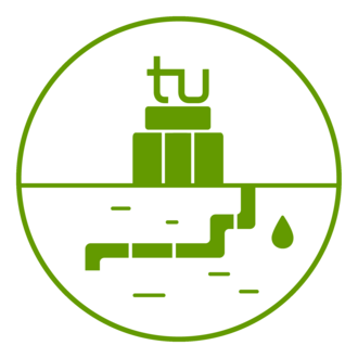 Runde Grafik: In einer grünen Umrandung ist die stilisierte Darstellung eines Unigebäudes mit dem Logo der TU Dortmund zu sehen. Im Boden darunter sind eine Leitung und ein Wassertropfen abgebildet.