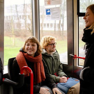 Studierende am Campus