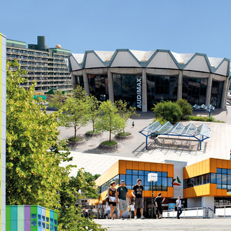 Collage der markantesten Gebäude der drei UA Ruhr-Universitäten