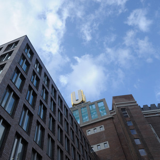 Das Dortmunder U von unten fotografiert
